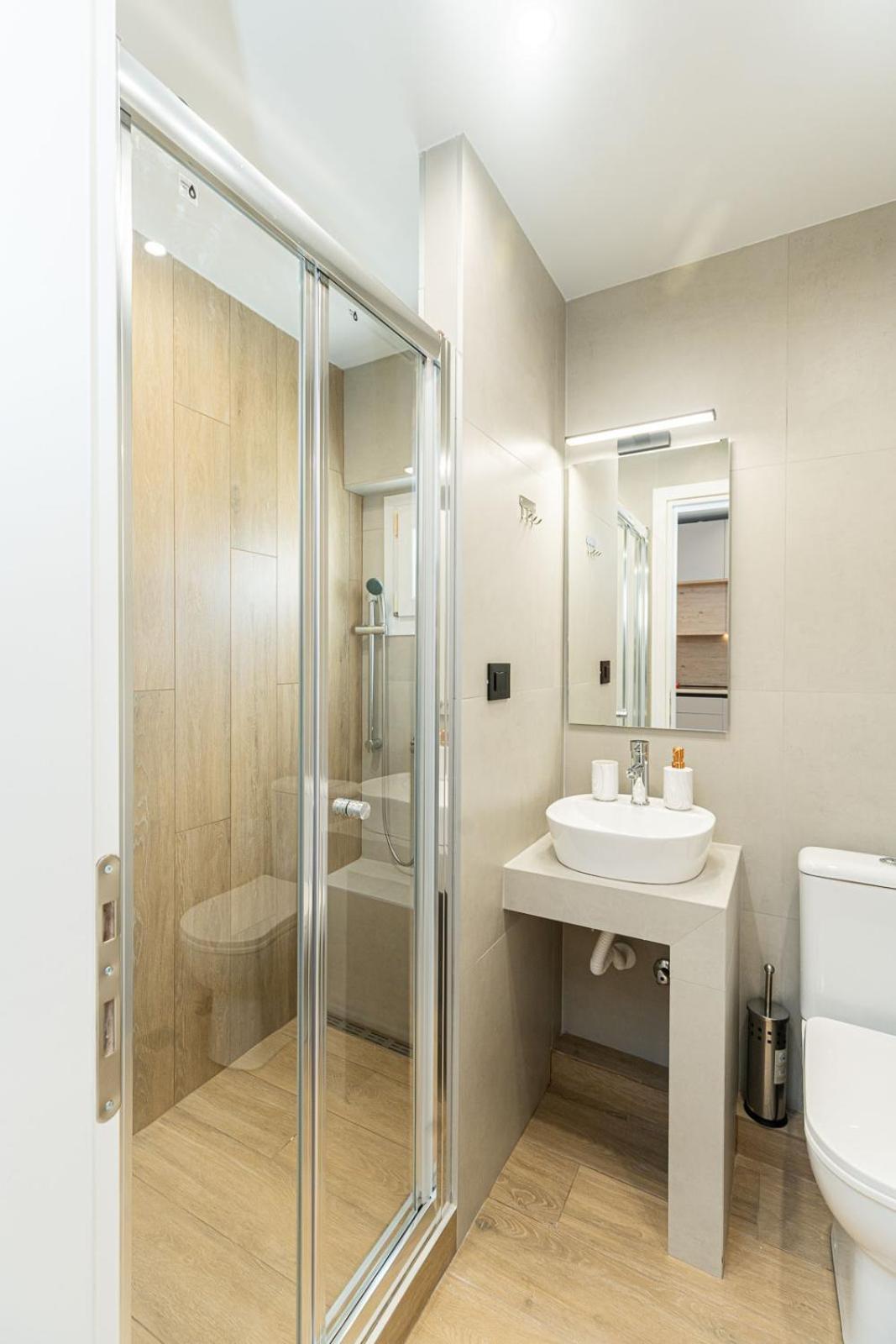 Modern 3 Bedroom Luxury Apartment Thessaloniki Buitenkant foto